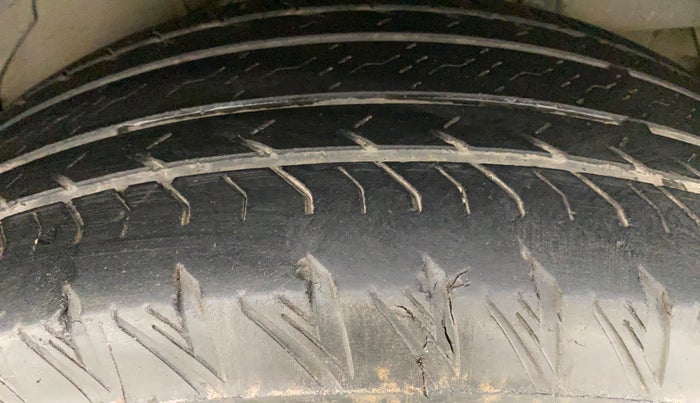 2018 Mahindra XUV500 W11 AT, Diesel, Automatic, 1,27,342 km, Left Rear Tyre Tread