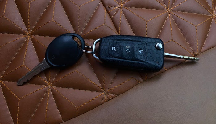 2017 Tata Tiago XZ PETROL, Petrol, Manual, 63,528 km, Key Close Up