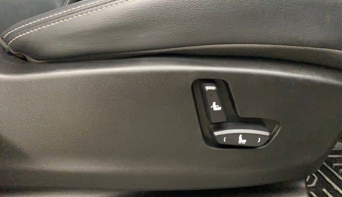 2020 MG HECTOR SHARP 2.0 DIESEL DUAL TONE, Diesel, Manual, 35,174 km, Driver Side Adjustment Panel