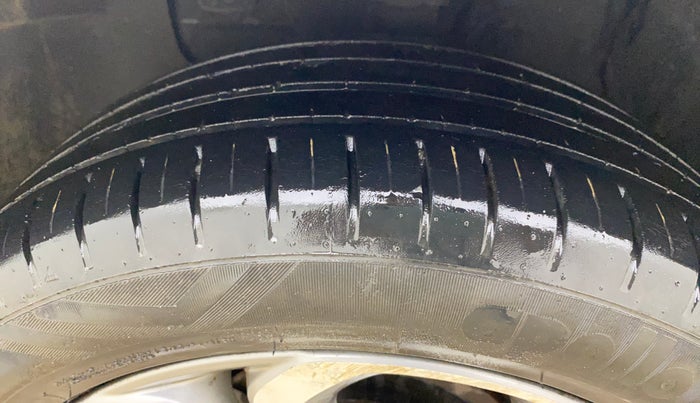 2019 Hyundai Elite i20 SPORTZ PLUS 1.2 DUAL TONE, Petrol, Manual, 52,549 km, Left Front Tyre Tread