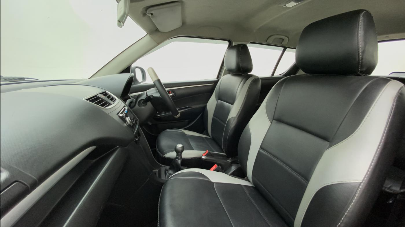 2013 Maruti Swift VXI, Petrol, Manual, 31,742 km, Right Side Front Door Cabin