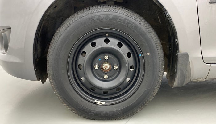 2013 Maruti Swift VXI, Petrol, Manual, 31,742 km, Left Front Wheel