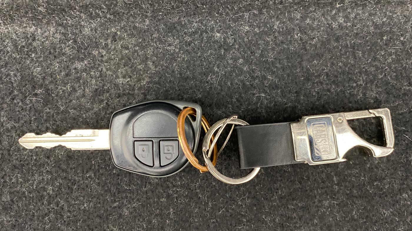 2013 Maruti Swift VXI, Petrol, Manual, 31,742 km, Key Close Up