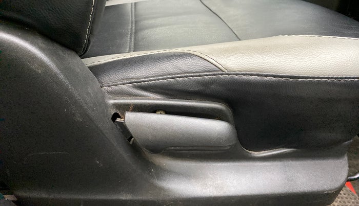 2013 Maruti Swift VXI, Petrol, Manual, 31,742 km, Driver Side Adjustment Panel