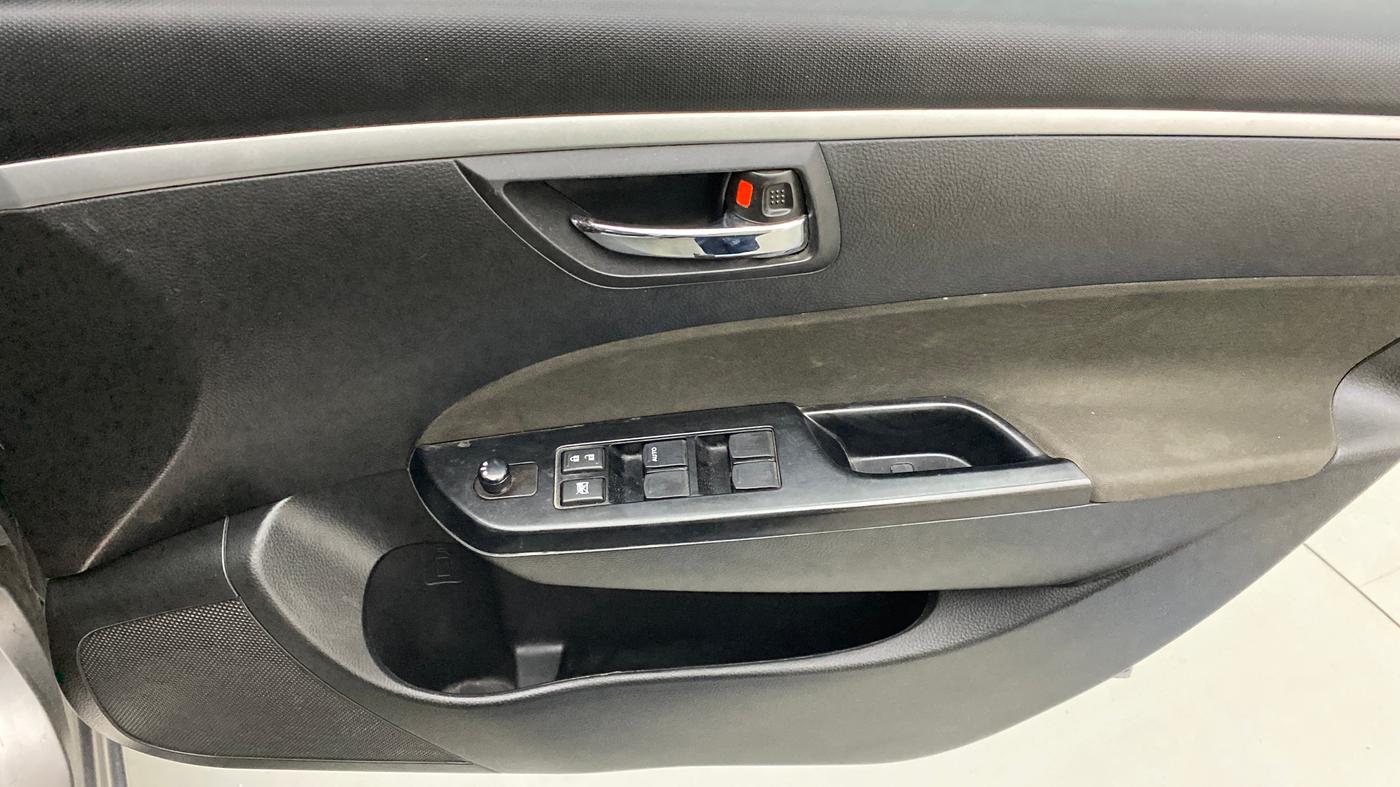 2013 Maruti Swift VXI, Petrol, Manual, 31,742 km, Driver Side Door Panels Control