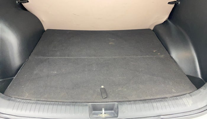 2017 Hyundai Creta E PLUS 1.6 PETROL, Petrol, Manual, 39,630 km, Boot Inside