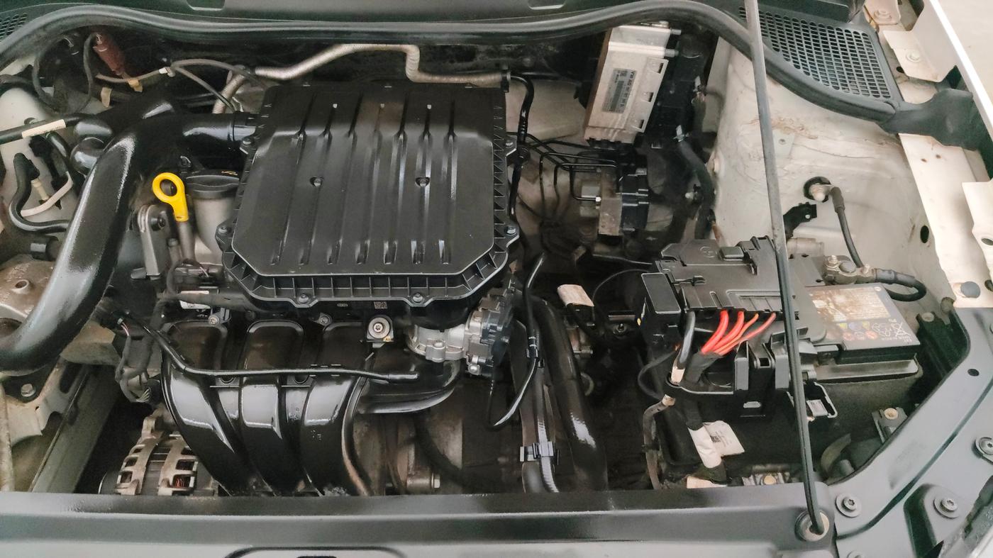 2020 Volkswagen Polo TRENDLINE 1.0L, Petrol, Manual, 80,392 km, Engine View - Left