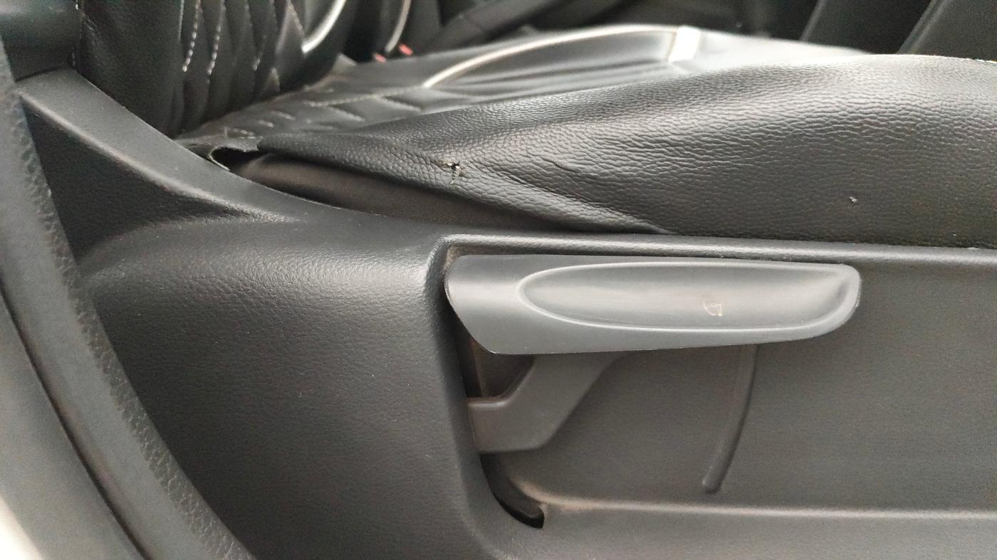 2020 Volkswagen Polo TRENDLINE 1.0L, Petrol, Manual, 80,392 km, Driver Side Adjustment Panel