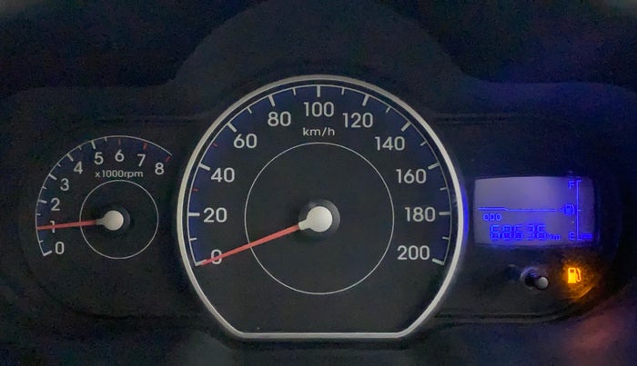 2013 Hyundai i10 MAGNA 1.1, CNG, Manual, 68,811 km, Odometer Image