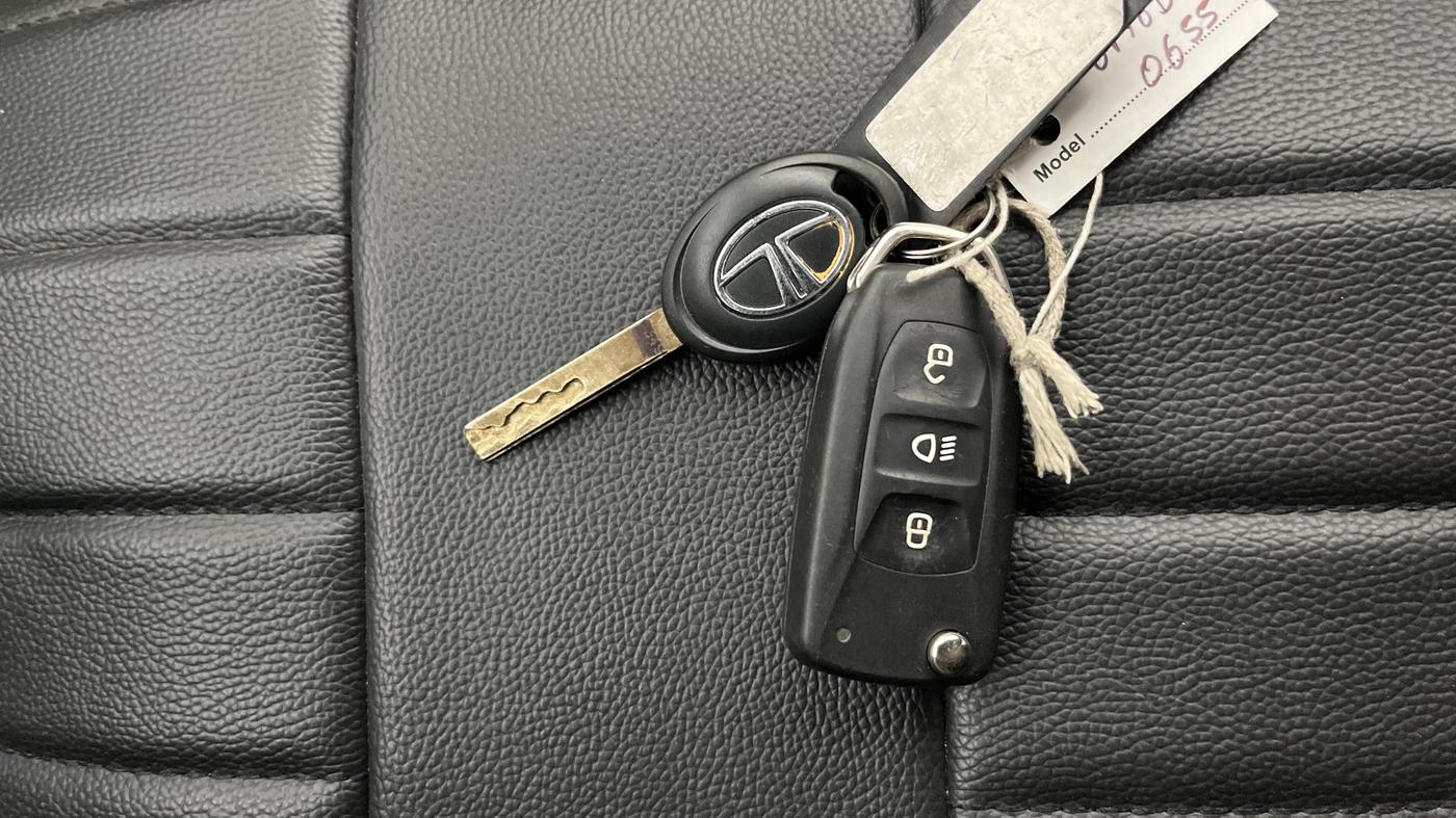 2023 Tata Tiago XZA PLUS PETROL, Petrol, Automatic, 9,447 km, Key Close Up