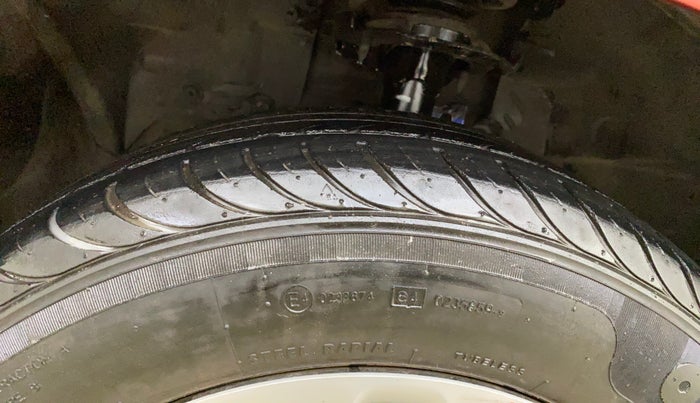 2016 Ford Figo Aspire TREND 1.2 PETROL, Petrol, Manual, 42,969 km, Left Front Tyre Tread