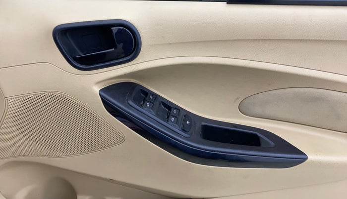 2016 Ford Figo Aspire TREND 1.2 PETROL, Petrol, Manual, 42,969 km, Driver Side Door Panels Control