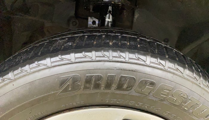 2016 Ford Figo Aspire TREND 1.2 PETROL, Petrol, Manual, 42,969 km, Right Front Tyre Tread