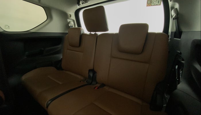 2018 Toyota Innova Crysta 2.8 GX AT 7 STR, Diesel, Automatic, 90,143 km, Third Seat Row ( optional )