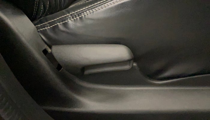 2020 Maruti Vitara Brezza LXI, Petrol, Manual, 62,298 km, Driver Side Adjustment Panel