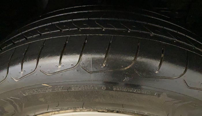 2020 Maruti Vitara Brezza LXI, Petrol, Manual, 62,298 km, Right Front Tyre Tread