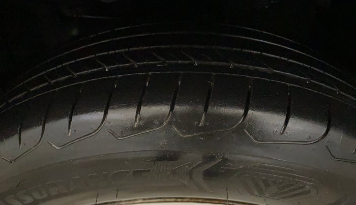 2020 Maruti Vitara Brezza LXI, Petrol, Manual, 62,298 km, Left Front Tyre Tread