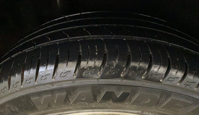2020 Maruti Vitara Brezza LXI, Petrol, Manual, 62,298 km, Right Rear Tyre Tread