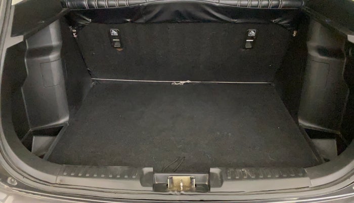 2020 Maruti Vitara Brezza LXI, Petrol, Manual, 62,298 km, Boot Inside