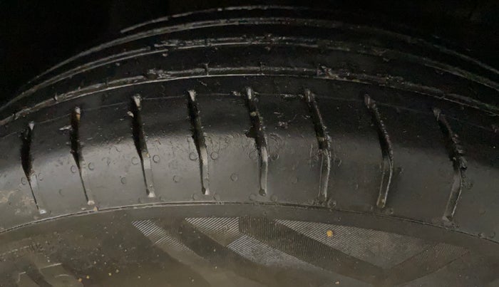 2022 Tata PUNCH ADVENTURE MT, Petrol, Manual, 50,759 km, Right Front Tyre Tread