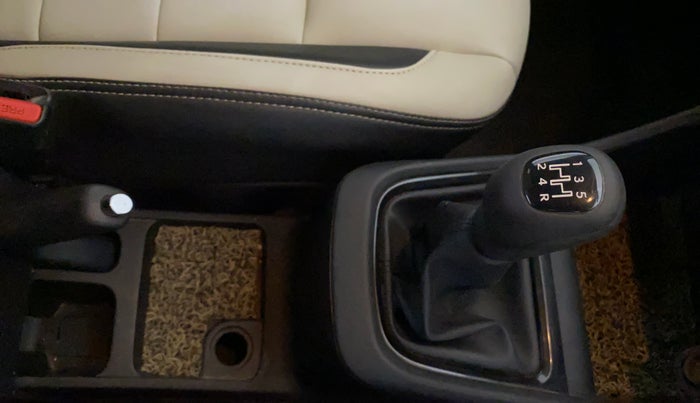 2022 Tata PUNCH ADVENTURE MT, Petrol, Manual, 50,759 km, Gear Lever