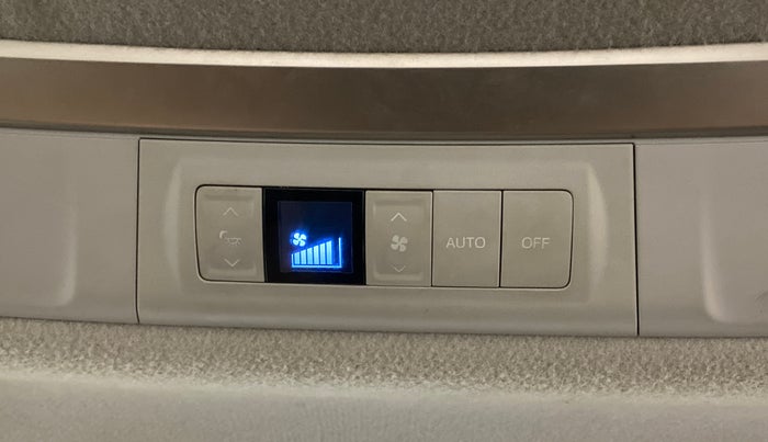 2017 Toyota Innova Crysta 2.7 ZX AT 7 STR, Petrol, Automatic, 91,994 km, Rear AC Temperature Control