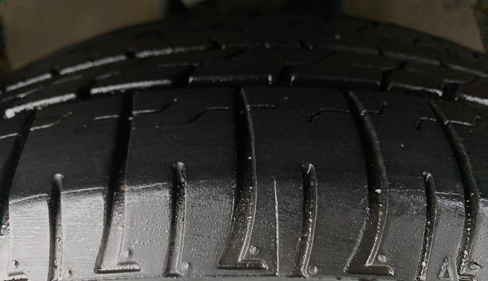2017 Toyota Innova Crysta 2.7 ZX AT 7 STR, Petrol, Automatic, 91,994 km, Left Front Tyre Tread