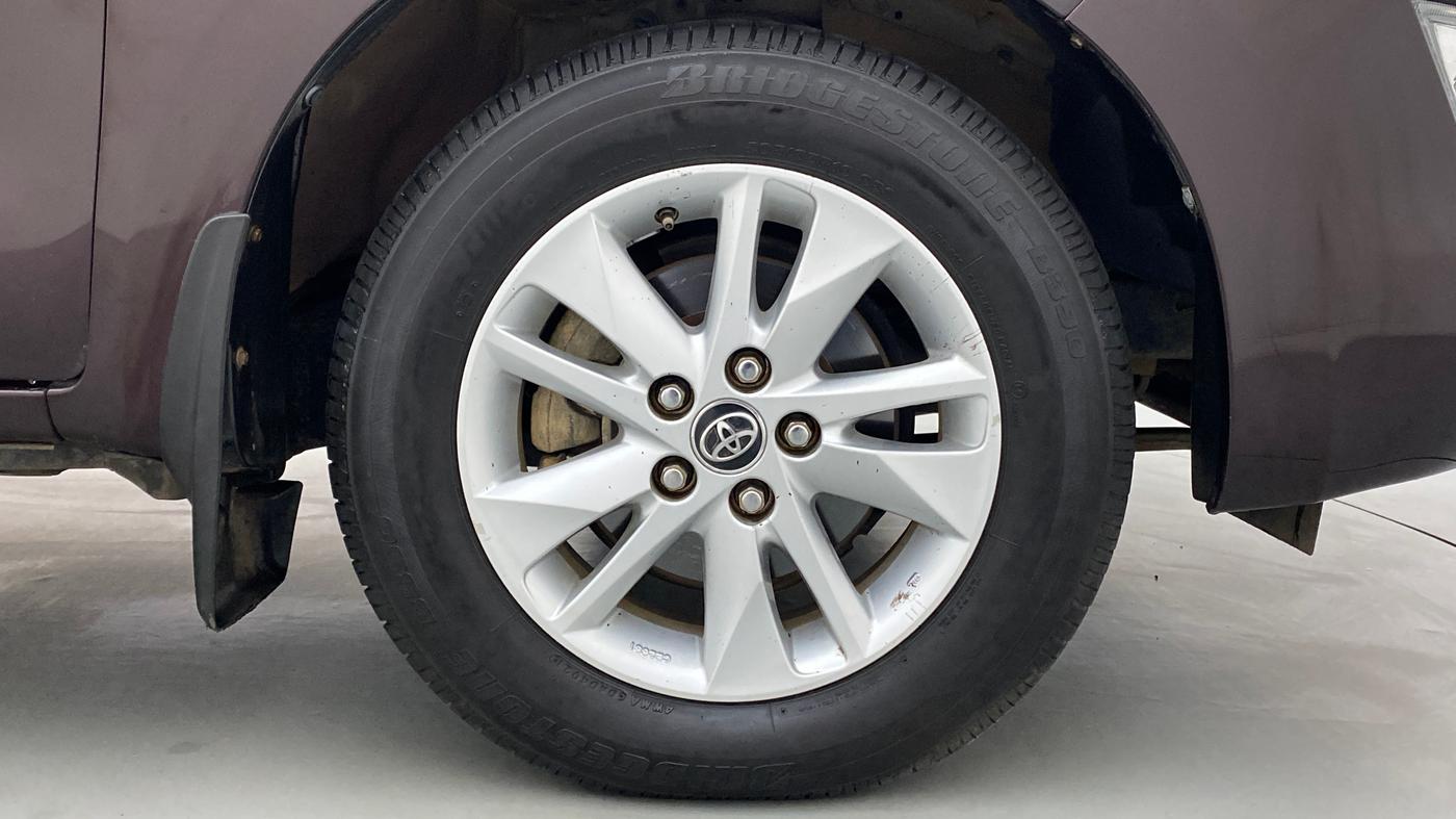 2017 Toyota Innova Crysta 2.7 ZX AT 7 STR, Petrol, Automatic, 91,994 km, Right Front Wheel