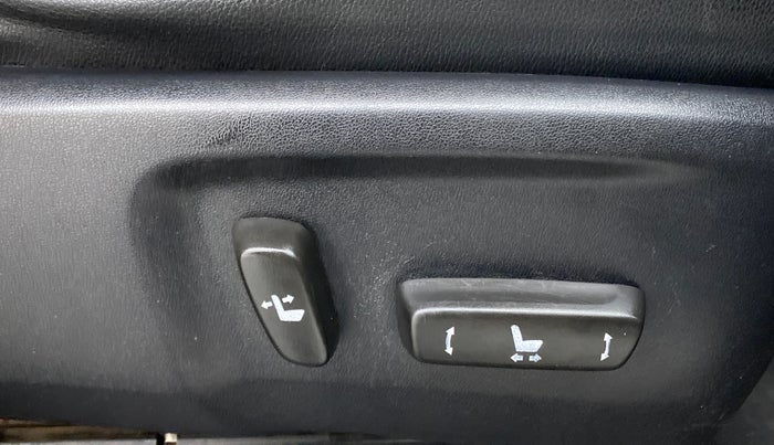 2017 Toyota Innova Crysta 2.7 ZX AT 7 STR, Petrol, Automatic, 91,994 km, Driver Side Adjustment Panel