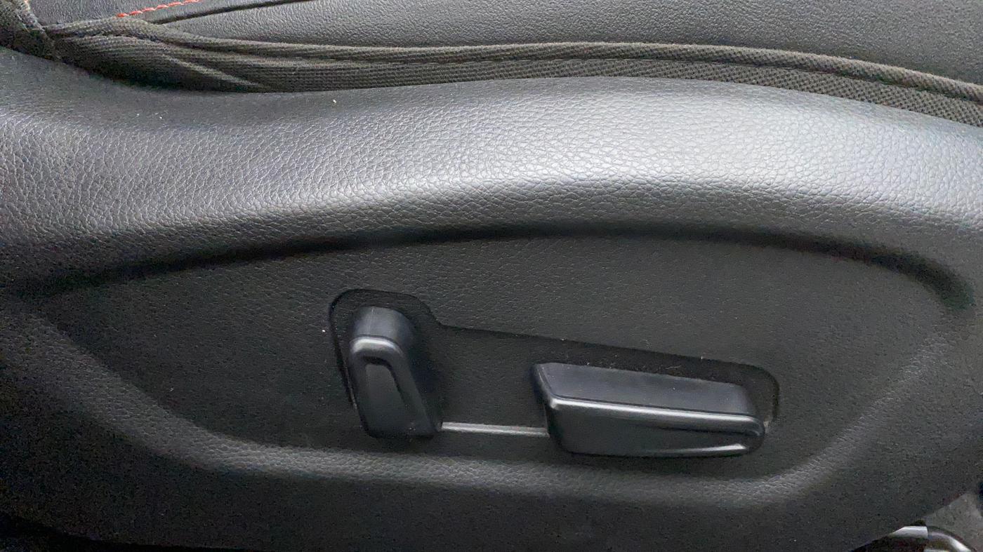 2021 KIA SELTOS GTX PLUS AT 1.5 DIESEL, Diesel, Automatic, 27,118 km, Driver Side Adjustment Panel