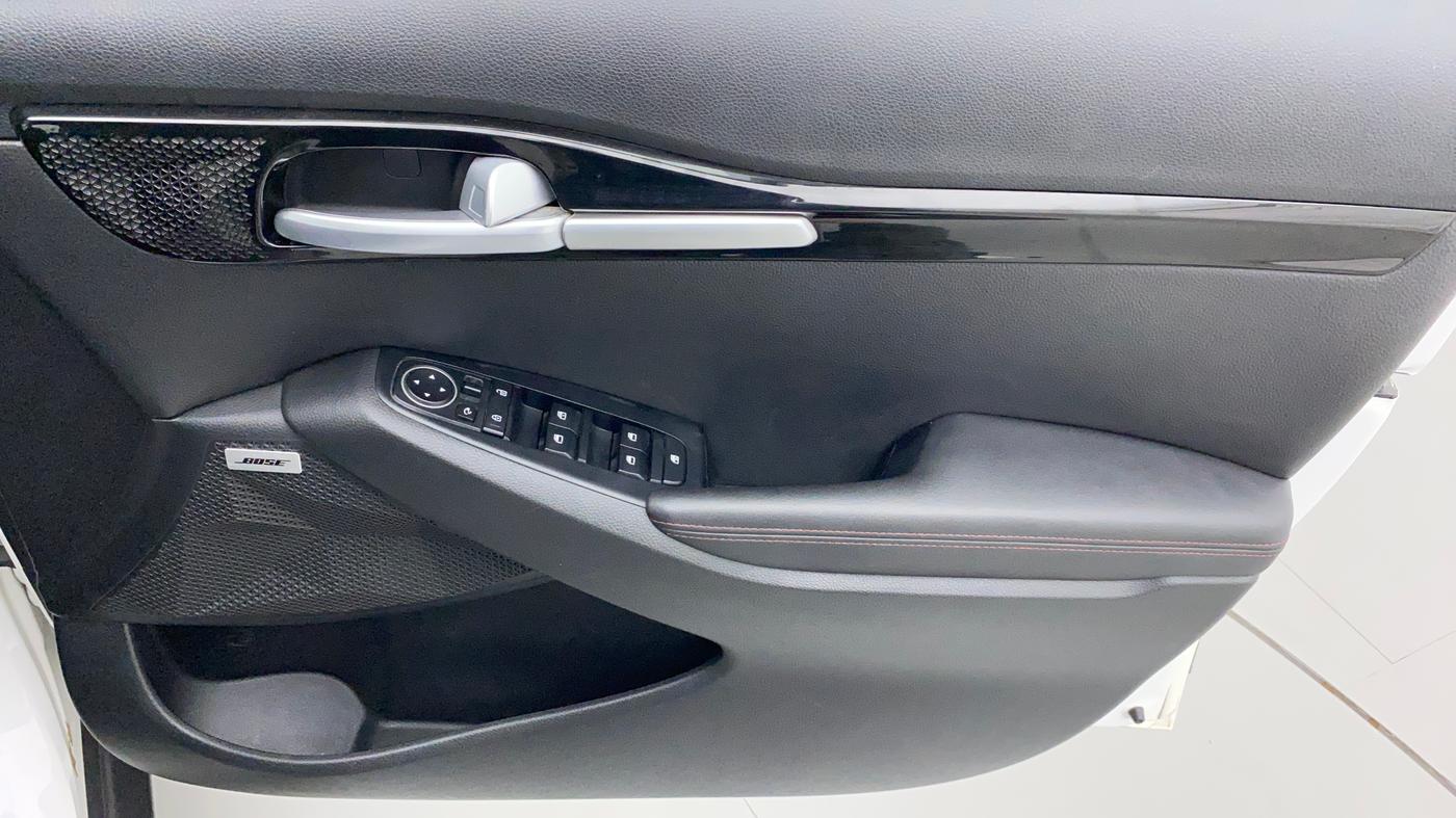 2021 KIA SELTOS GTX PLUS AT 1.5 DIESEL, Diesel, Automatic, 27,118 km, Driver Side Door Panels Control