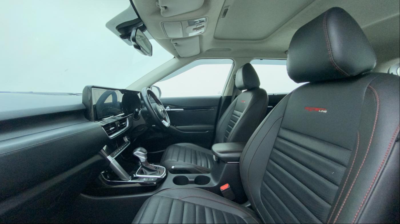 2021 KIA SELTOS GTX PLUS AT 1.5 DIESEL, Diesel, Automatic, 27,118 km, Right Side Front Door Cabin