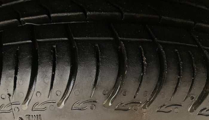 2016 Hyundai Grand i10 ASTA (O) 1.2 KAPPA VTVT, Petrol, Manual, 42,365 km, Right Front Tyre Tread