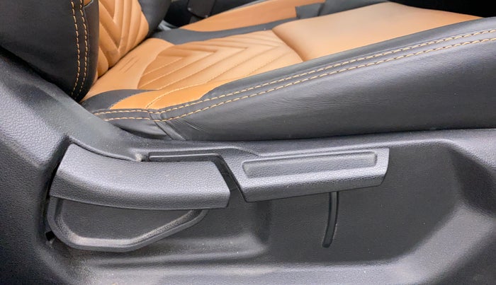 2019 Hyundai VENUE SX 1.0 TURBO, Petrol, Manual, 37,597 km, Driver Side Adjustment Panel