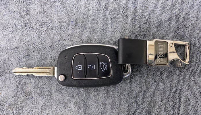 2019 Hyundai VENUE SX 1.0 TURBO, Petrol, Manual, 37,597 km, Key Close Up