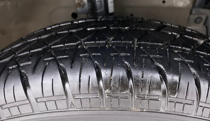 2013 Maruti Swift Dzire VDI, Diesel, Manual, 70,633 km, Right Front Tyre Tread