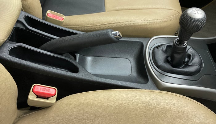 2017 Honda City V MT PETROL, Petrol, Manual, 62,475 km, Gear Lever