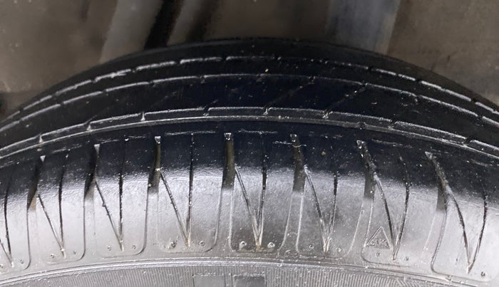 2017 Honda City V MT PETROL, Petrol, Manual, 62,475 km, Left Rear Tyre Tread