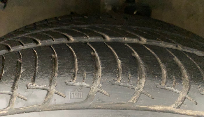 2016 Maruti Celerio ZXI AMT ABS, Petrol, Automatic, 23,308 km, Left Front Tyre Tread