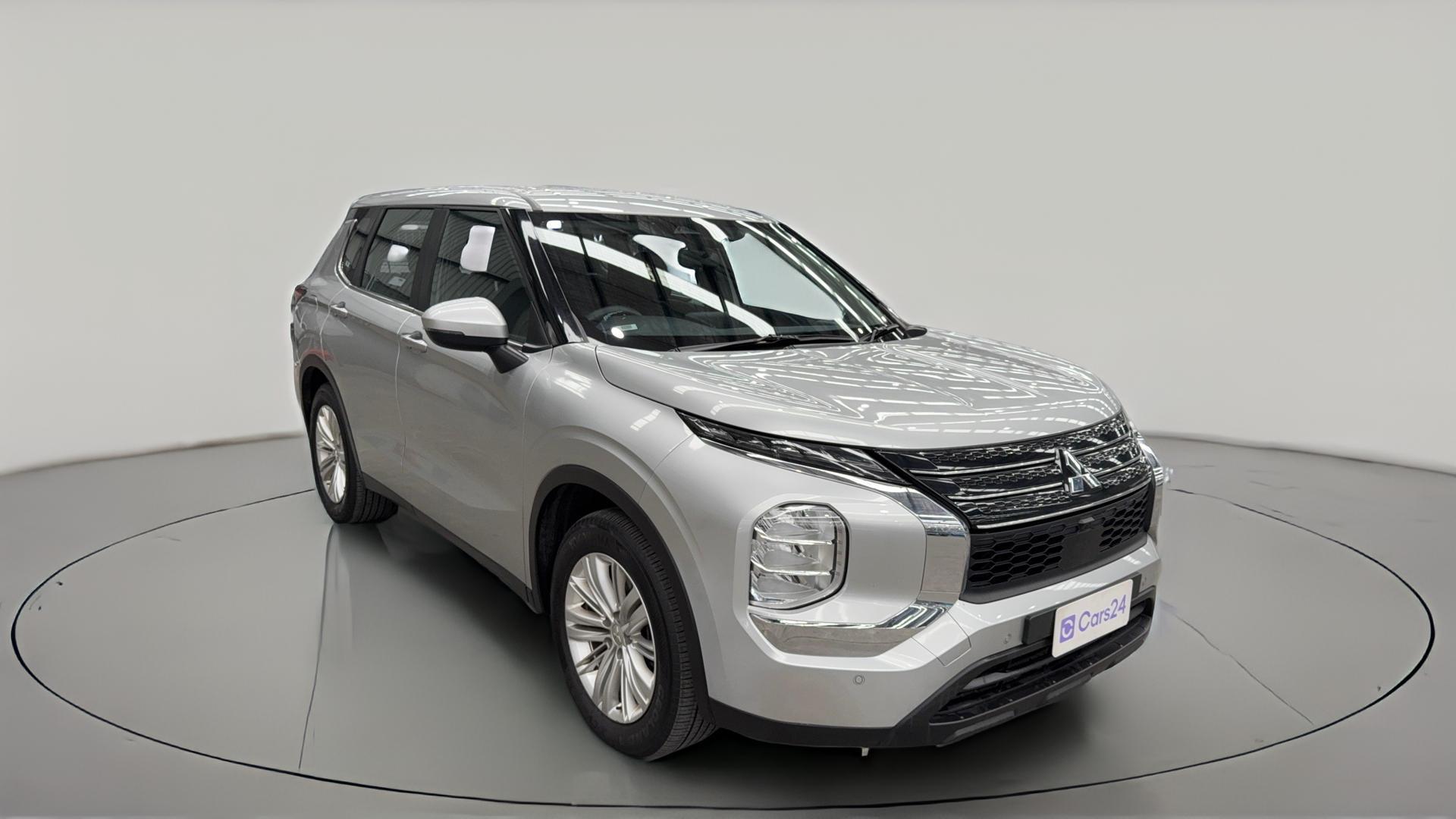 Mitsubishi Outlander image