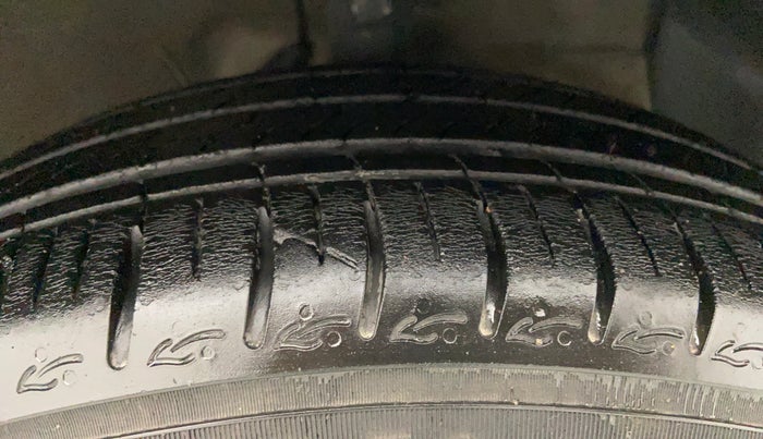 2021 Hyundai AURA SX PLUS 1.2 AMT, Petrol, Automatic, 38,710 km, Right Front Tyre Tread