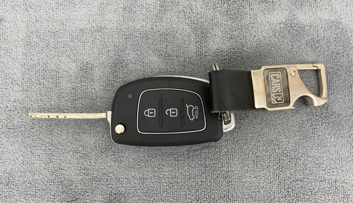 2014 Hyundai Xcent S 1.2, Petrol, Manual, 85,604 km, Key Close Up