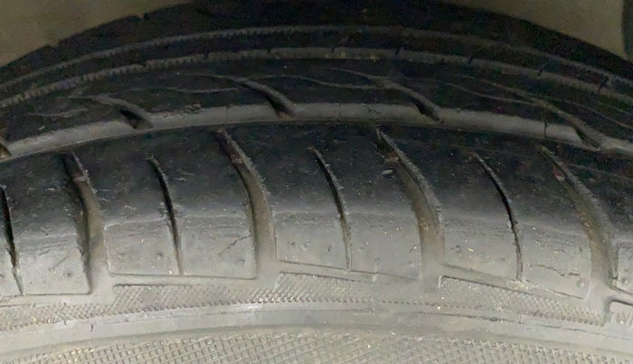 2014 Hyundai Xcent S 1.2, Petrol, Manual, 85,604 km, Right Front Tyre Tread