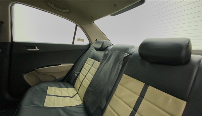 2014 Hyundai Xcent S 1.2, Petrol, Manual, 85,604 km, Right Side Rear Door Cabin