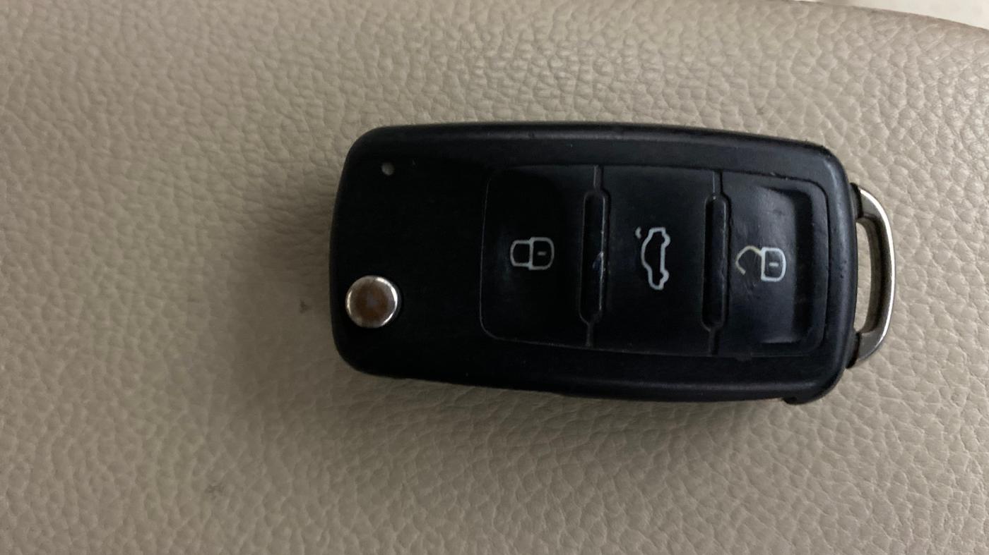 2016 Skoda Rapid STYLE 1.5 TDI AT, Diesel, Automatic, 1,02,150 km, Key Close Up