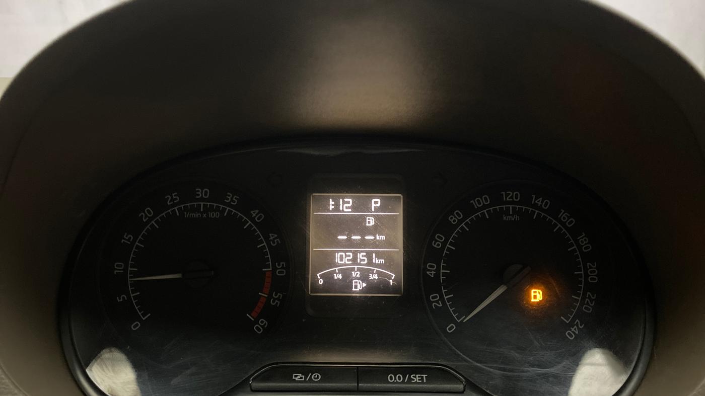 2016 Skoda Rapid STYLE 1.5 TDI AT, Diesel, Automatic, 1,02,150 km, Odometer Image