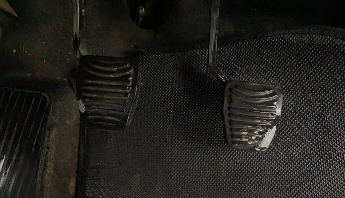 2017 Mahindra Kuv100 K6 PLUS 6 STR, Petrol, Manual, 1,23,281 km, Pedals