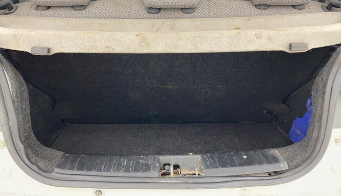 2017 Mahindra Kuv100 K6 PLUS 6 STR, Petrol, Manual, 1,23,281 km, Boot Inside