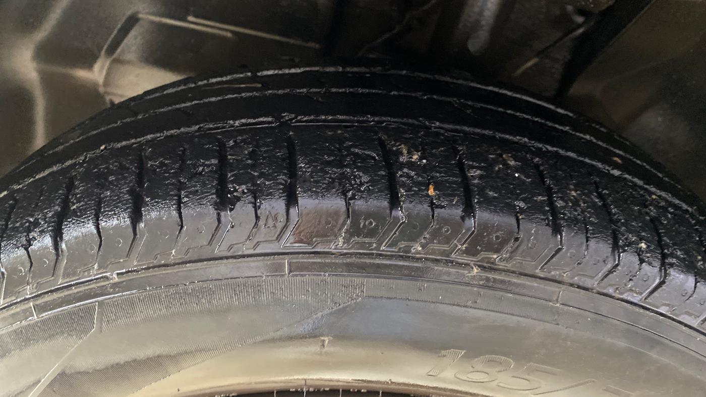 2021 Tata PUNCH ACCOMPLISHED AMT, Petrol, Automatic, 52,156 km, Left Front Tyre Tread