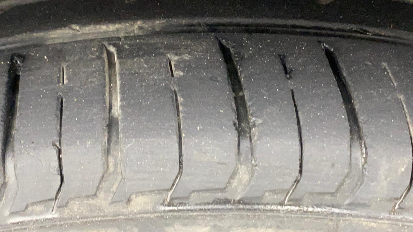 2019 Hyundai VENUE SX PLUS 1.0 TURBO DCT, Petrol, Automatic, 93,284 km, Right Front Tyre Tread